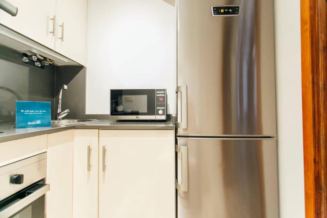 New With Height- 2Bd 1Bth- Pajaritos Apartment Севиля Екстериор снимка