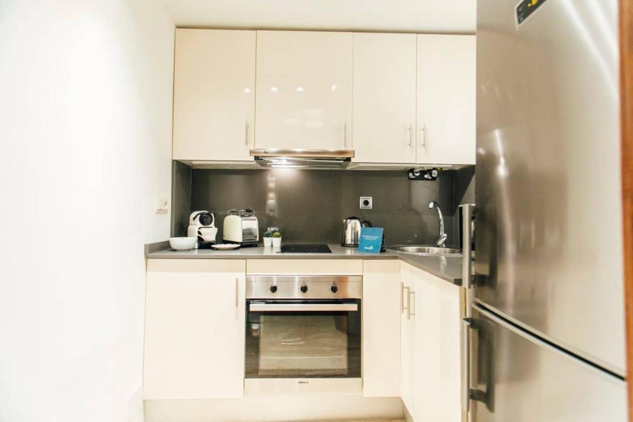 New With Height- 2Bd 1Bth- Pajaritos Apartment Севиля Екстериор снимка