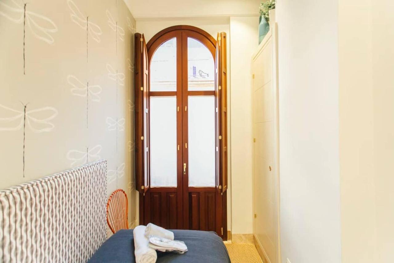 New With Height- 2Bd 1Bth- Pajaritos Apartment Севиля Екстериор снимка