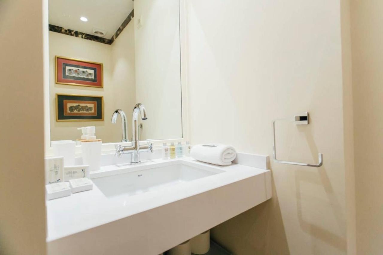 New With Height- 2Bd 1Bth- Pajaritos Apartment Севиля Екстериор снимка